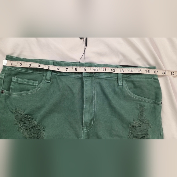 Fashion Nova Green Distressed Cut Off Denim Shorts Size 14 NWT - Picture 8 of 10